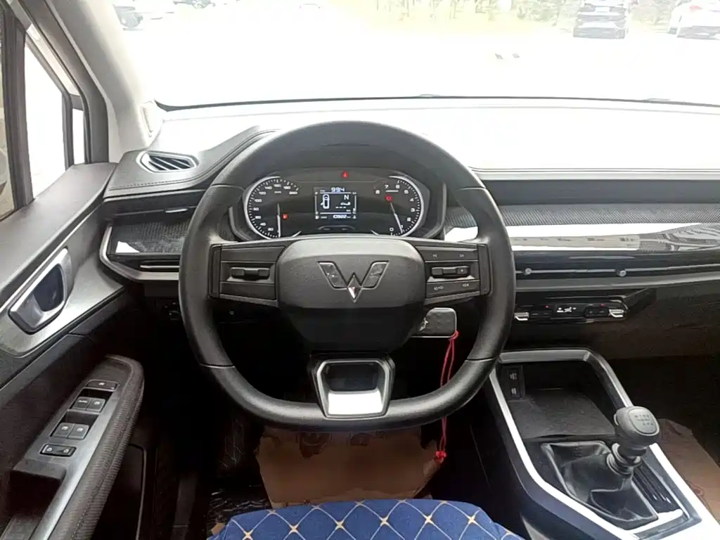 Wuling Motors Wuling Jiachen 2025 2022 1.5L Manual Joy Elite