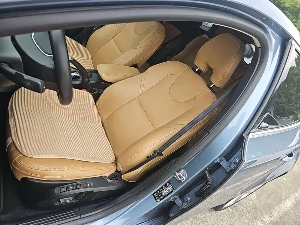 Фото 15 - Volvo V40