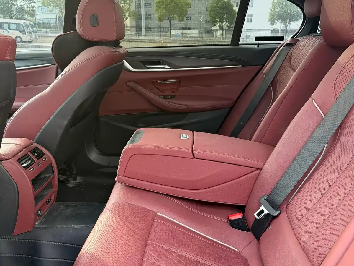 Photo 5 - BMW 5 Series