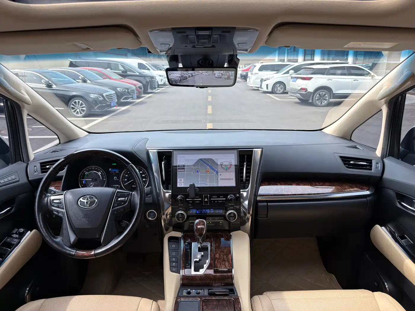 Toyota Alphard 2021 Hybrid 2.5L Luxury фото 7
