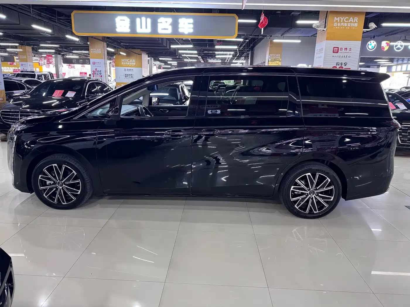 GAC TRUMPCHI E8