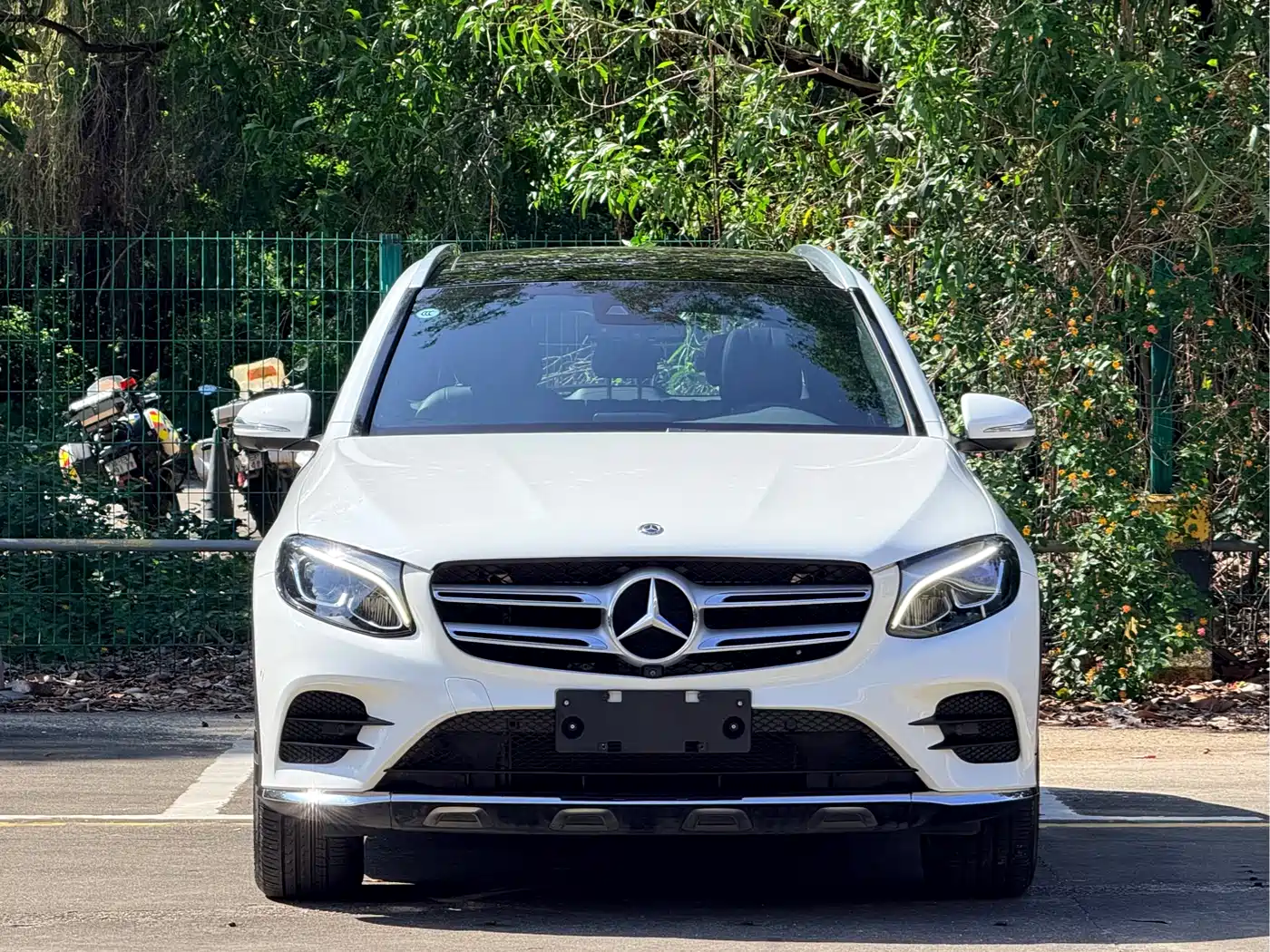 Mercedes-Benz GLC 2018 Facelift GLC 260 4MATIC Luxury фото 2