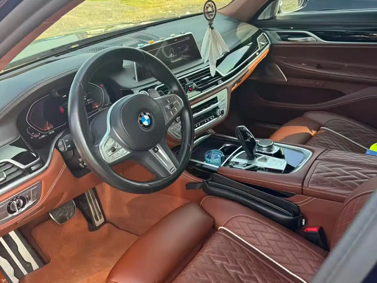 BMW 7 Series 2021 Model 740Li xDrive Executive M Sport Package фото 6