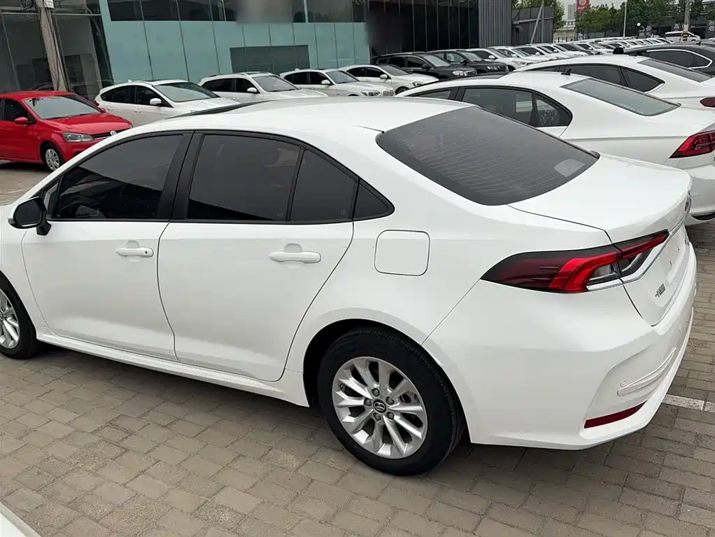 Toyota Corolla 2021 1.2T S-CVT Elite PLUS Edition фото 11