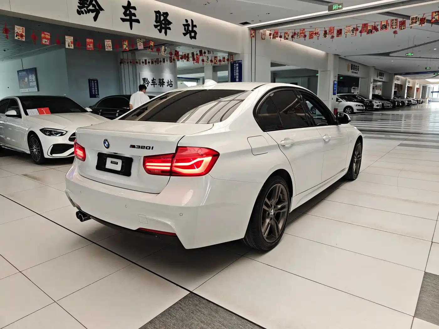 BMW 3 Series 2018 320i M Sport Package фото 13