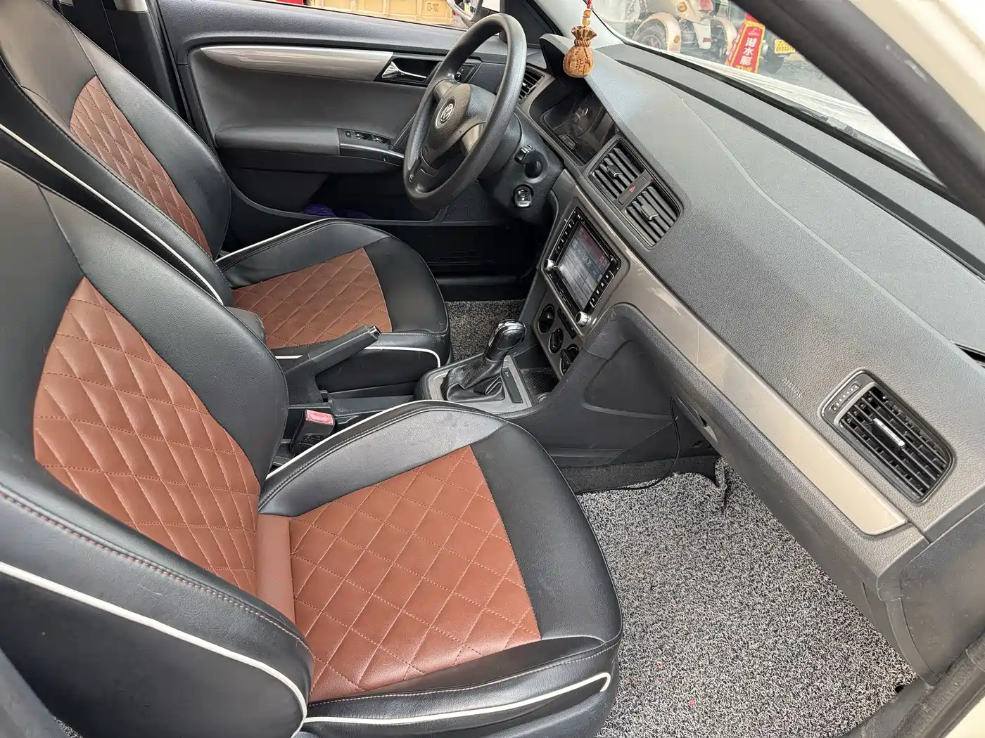 Volkswagen Lavida Tour 2013 1.6L Automatic Trend Style фото 13