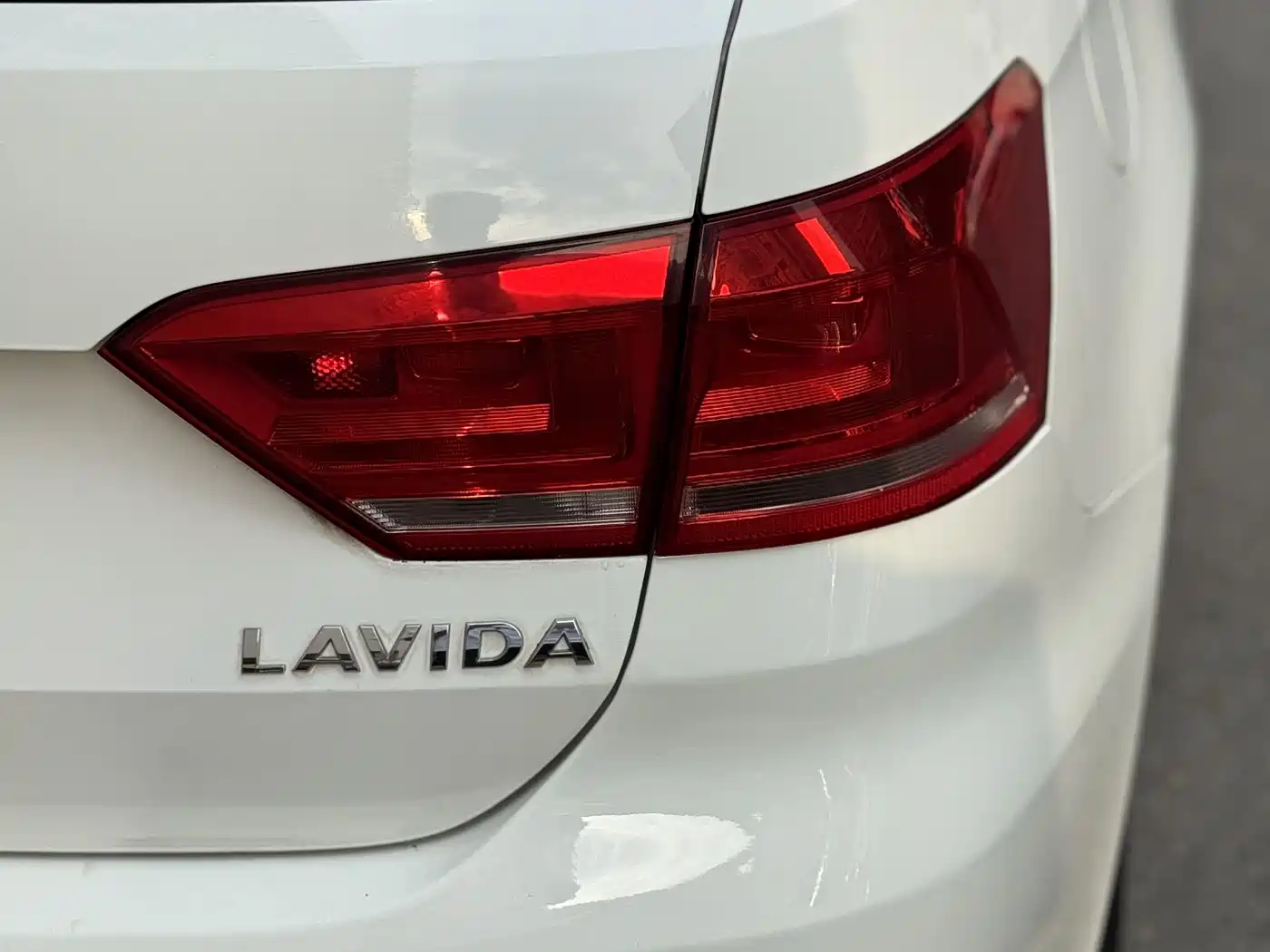 Volkswagen Lavida Tour 2013 1.6L Automatic Trend Style фото 3