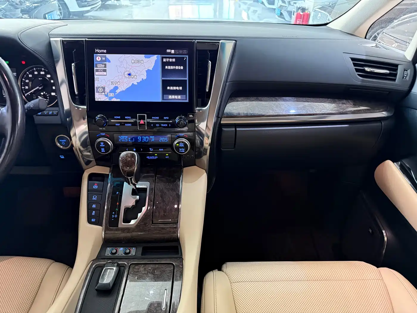 Toyota Alphard 2021 Hybrid 2.5L Premium фото 15