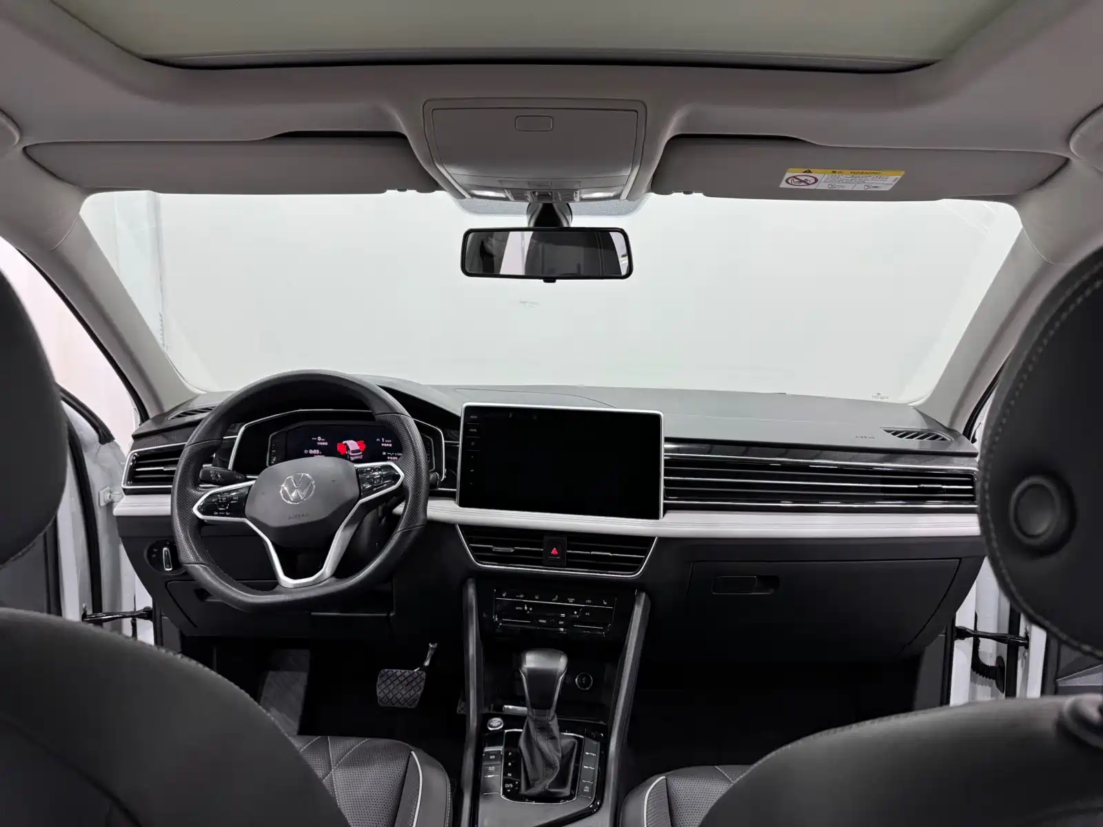 Photo 5 - Volkswagen Tiguan L