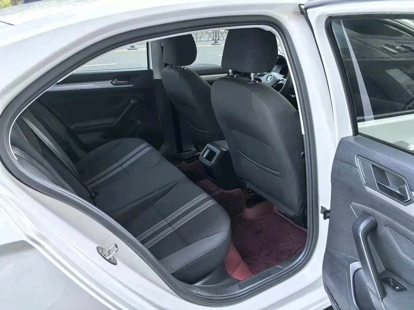 Volkswagen Lamando 2018 230TSI Manual Trend Edition фото 15