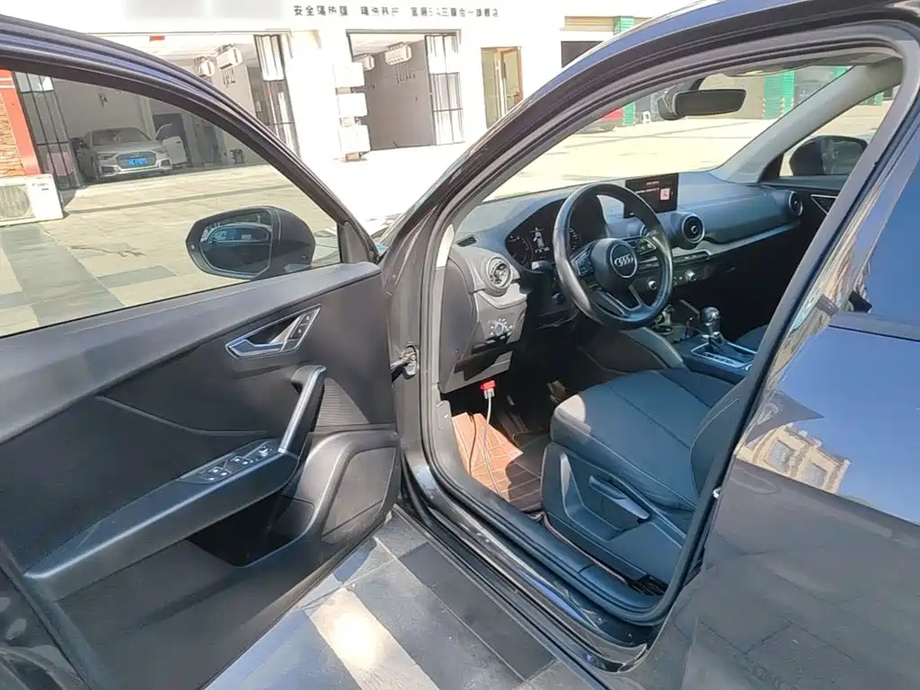 Фото 16 - Audi Q2L