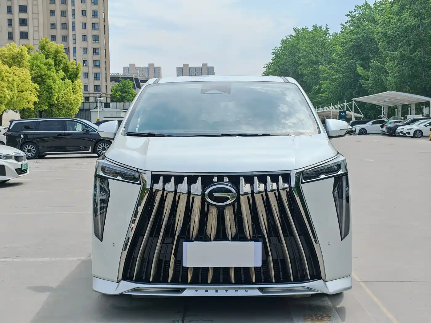 GAC TRUMPCHI M8