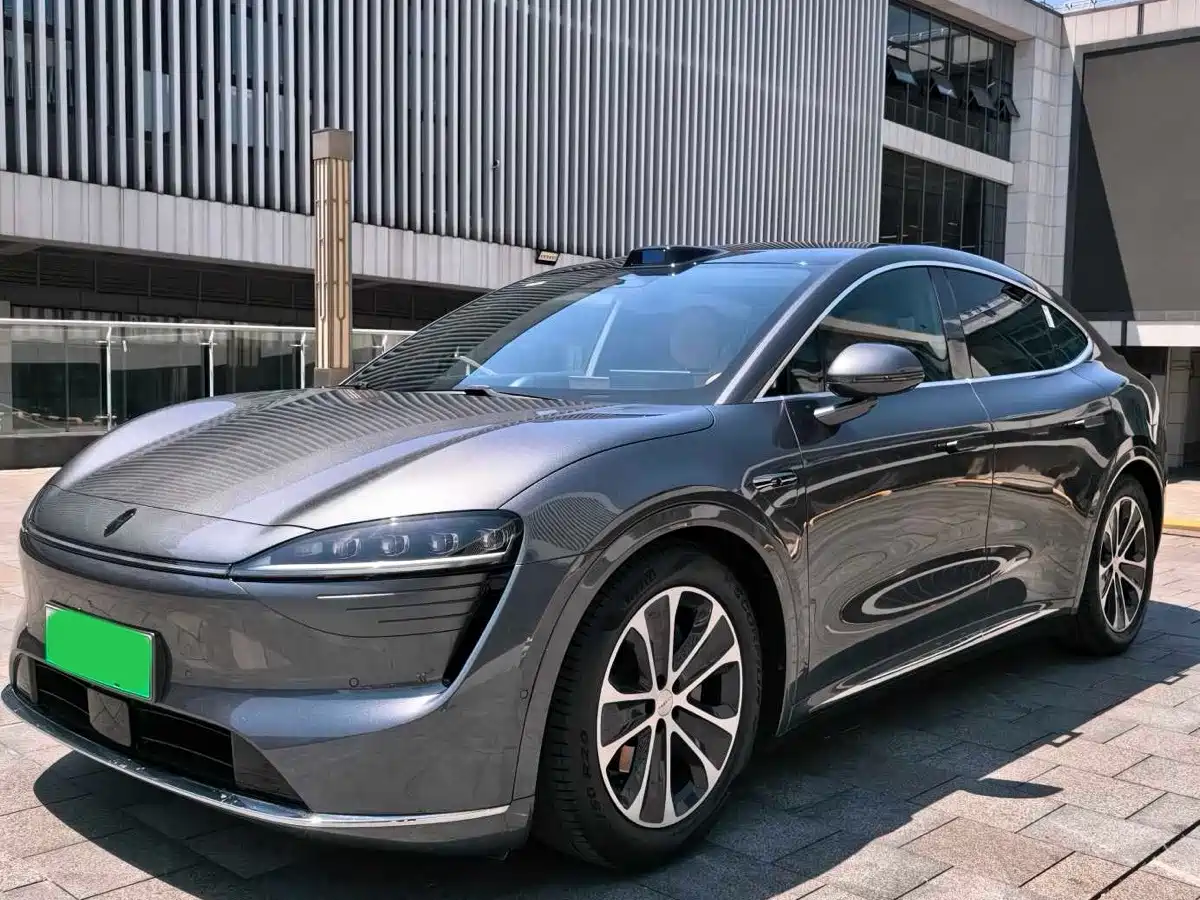 Zhijie Luxeed R7
