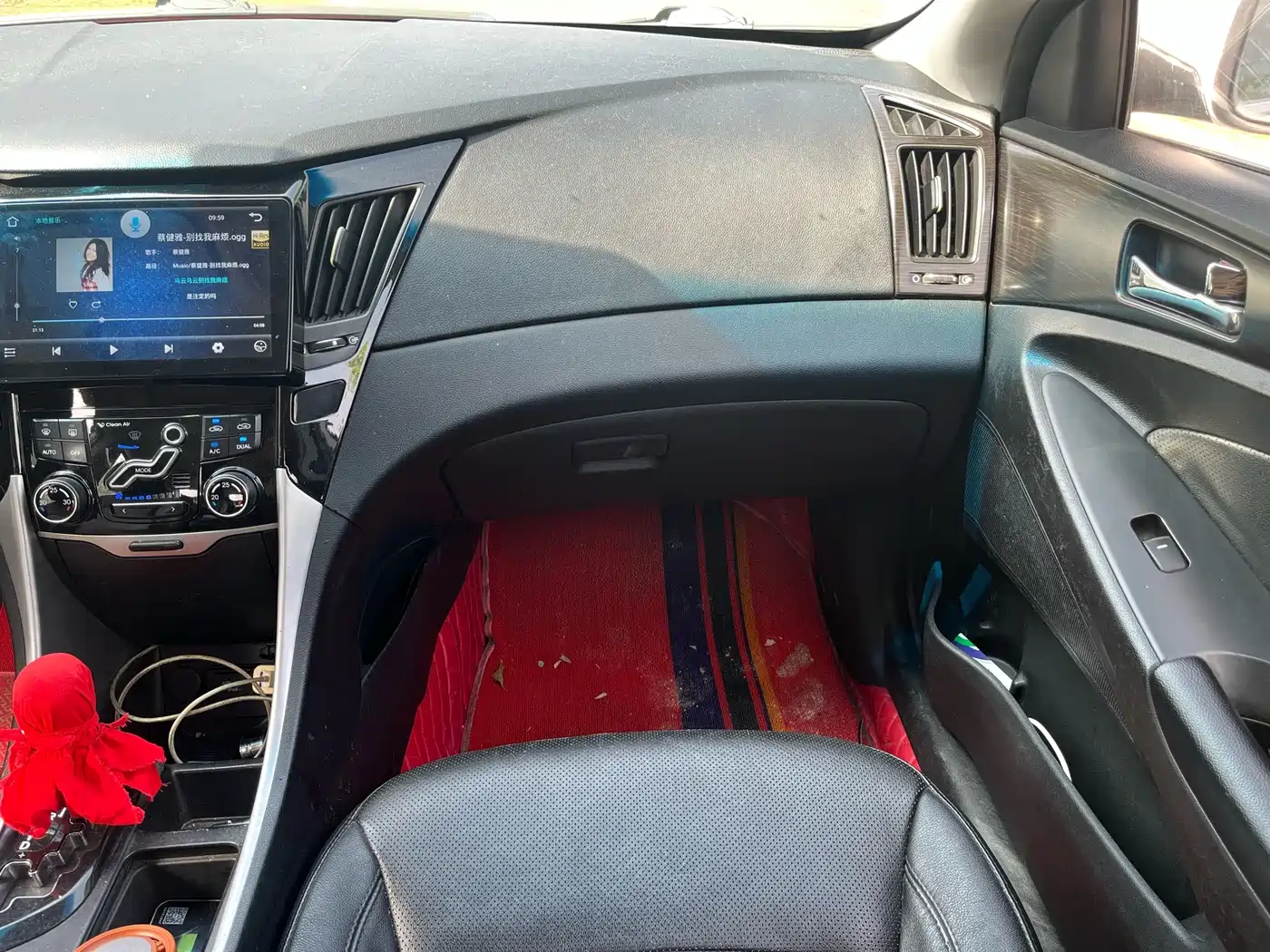 Hyundai Sonata 2011 2.0L Automatic Luxury фото 19