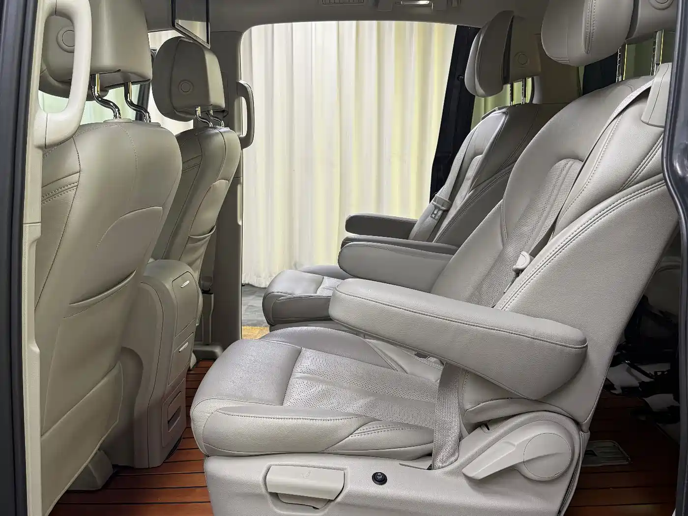 Buick GL8 2018 ES 28T Comfort Type China VI фото 40