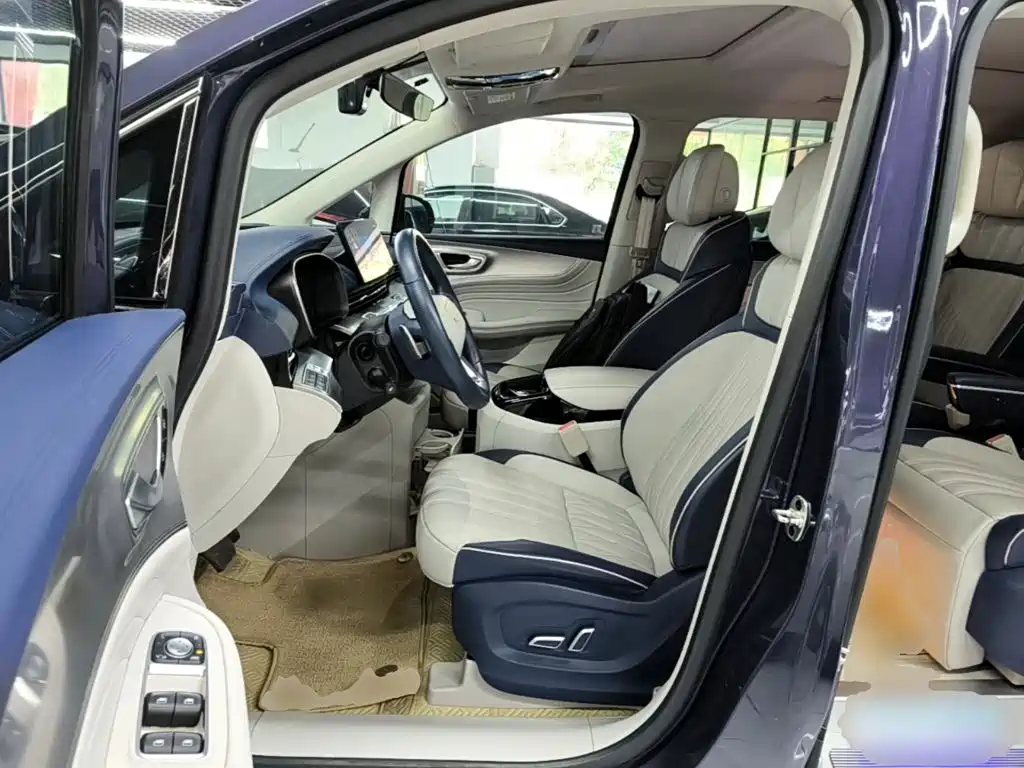 Photo 15 - Roewe iMAX8