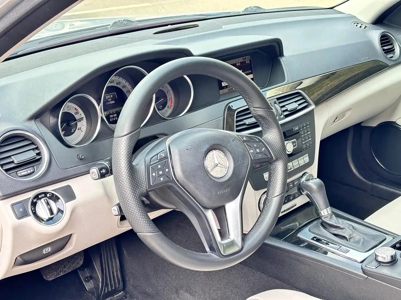 Mercedes-Benz C-Class 2013 C 260 CGI Fashion Edition фото 9