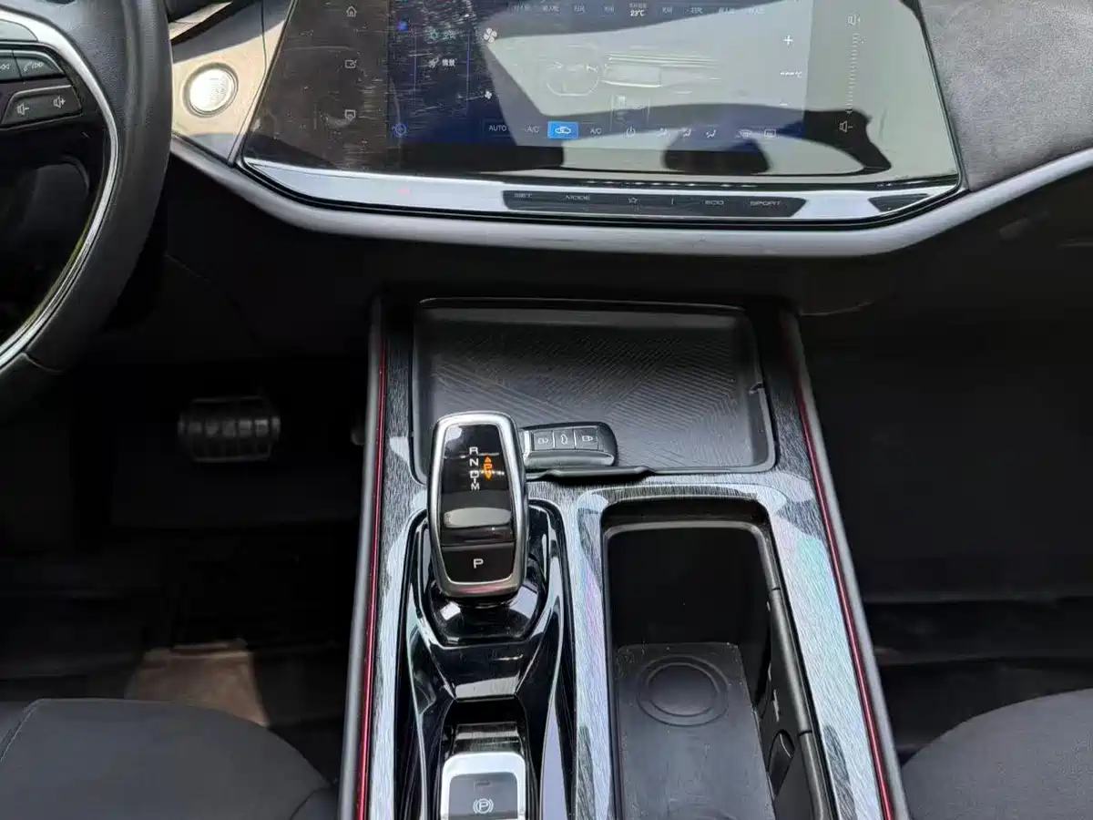Dongfeng Aeolus Yixuan MAX 2022 2023 1.5T Extraordinary Cool Dad Edition