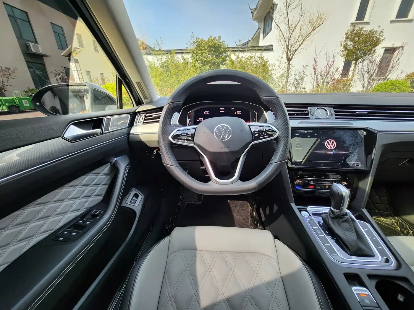 Volkswagen Magotan 2023 Model 2 Million Commemorative Edition 330TSI DSG Luxury фото 10