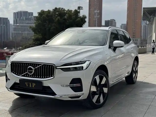 Volvo XC60 Plug-in Hybrid 2025 Plug-in Hybrid Long Range AWD Zhiya Luxury Edition