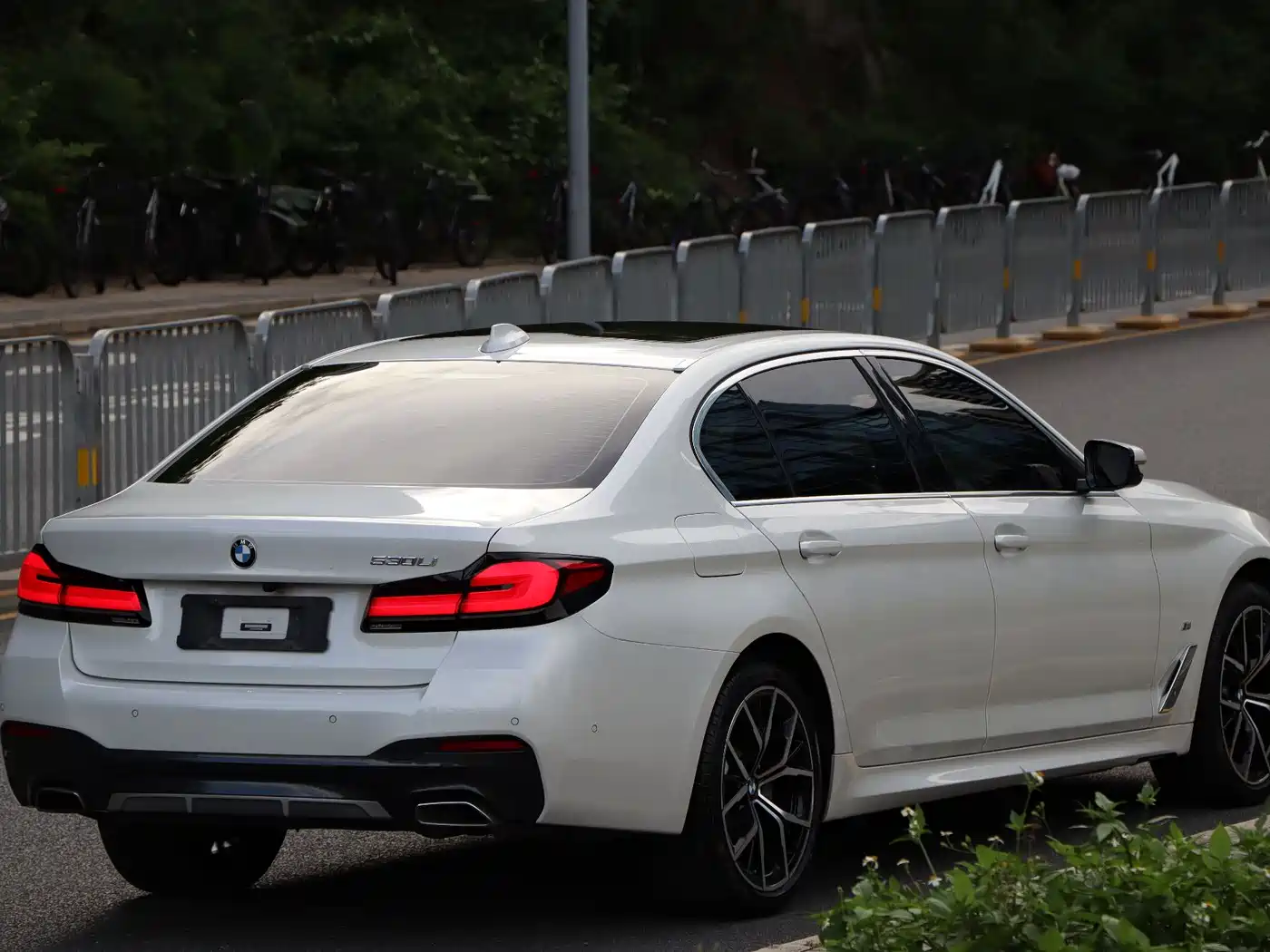 BMW 5 Series 2022 530Li Exclusive M Sport Package фото 6