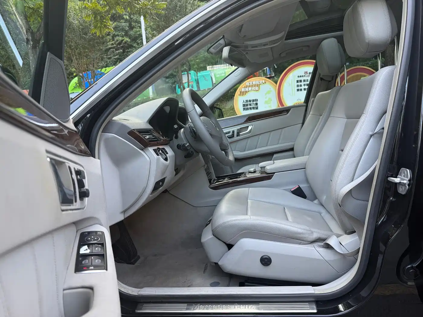 Mercedes-Benz E-Class 2012 2012 E 200 L CGI Elegance