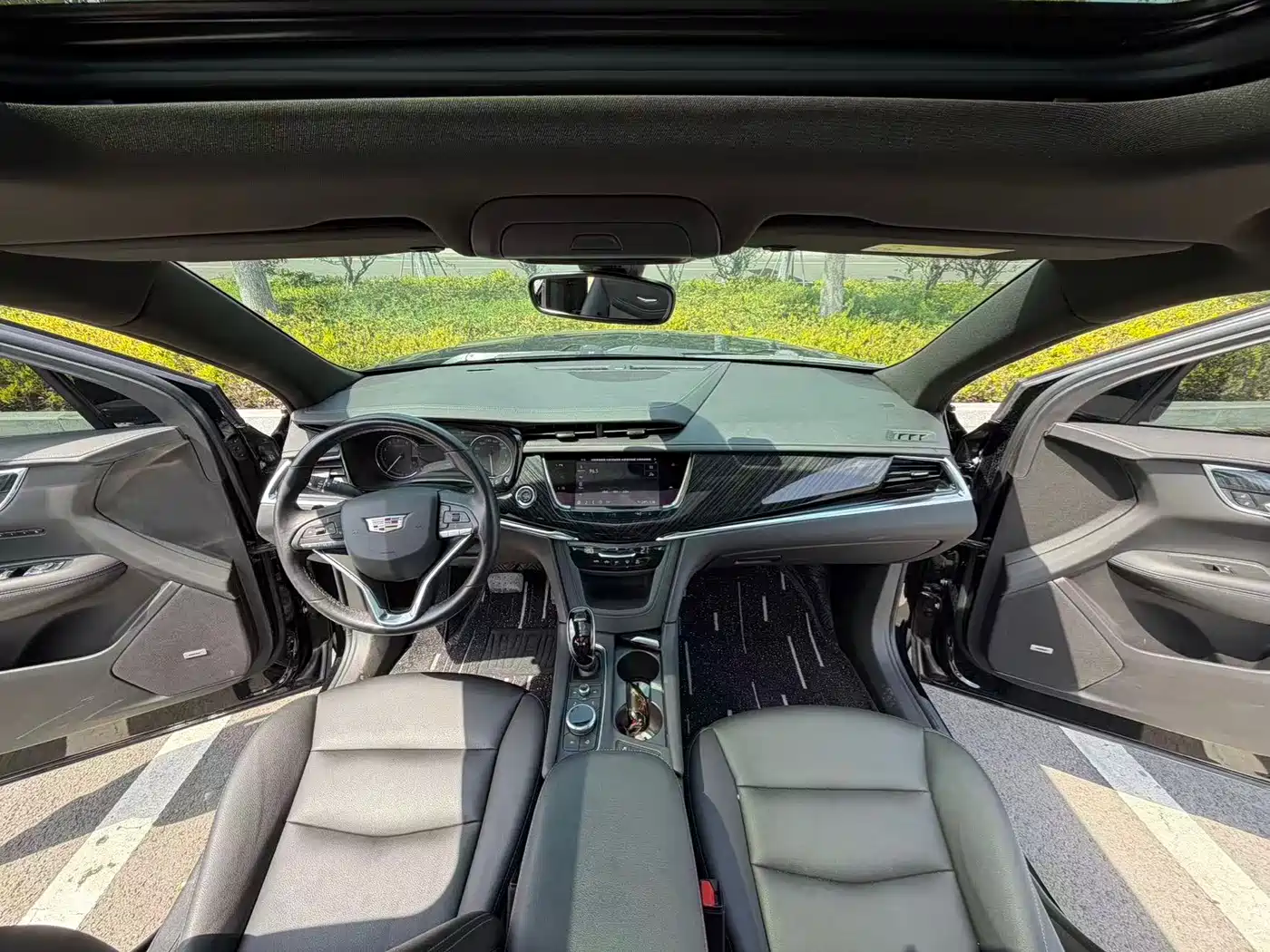 CADILLAC XT6