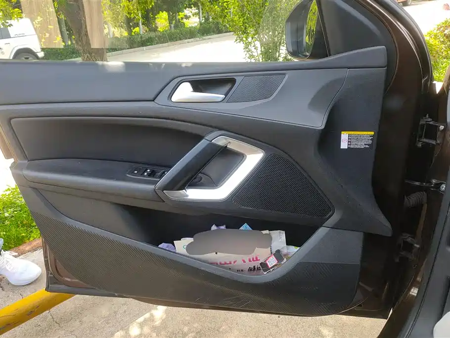 Peugeot 408 2016 1.6T Automatic Luxury Edition фото 7