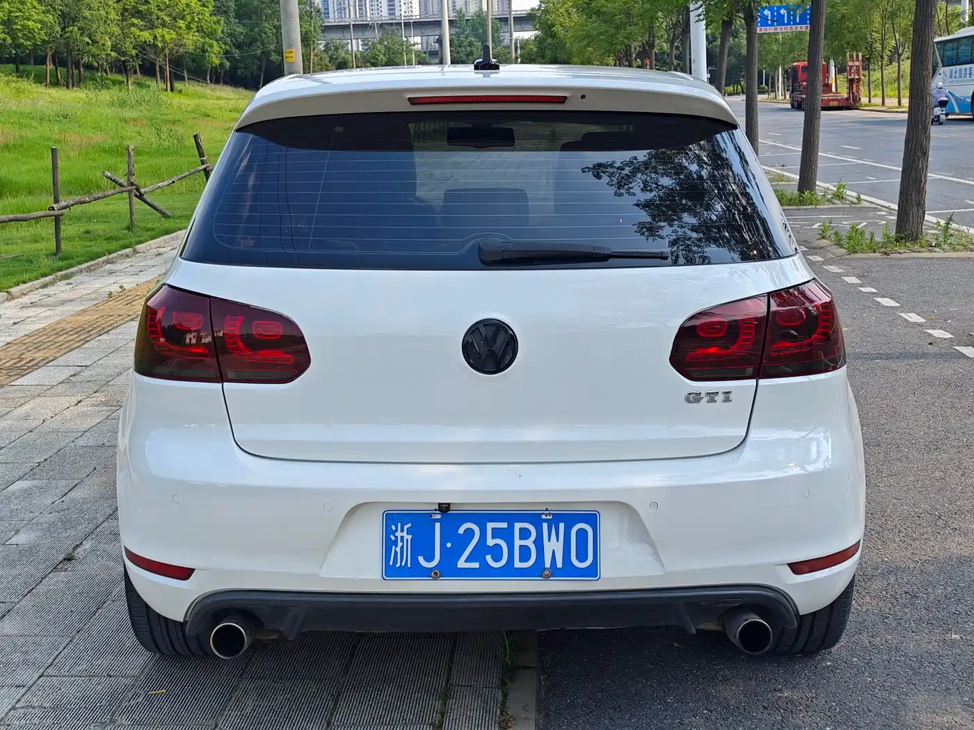 Volkswagen Golf GTI 2012 2.0TSI GTI фото 8