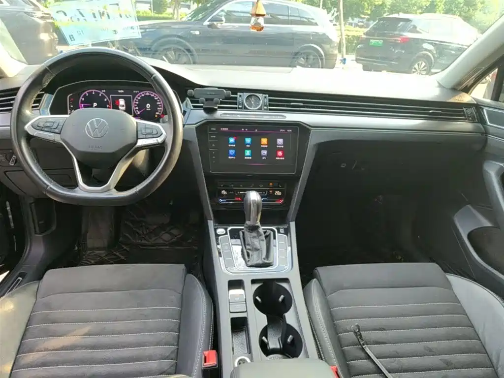 Volkswagen Magotan 2020 330TSI DSG Luxury фото 10