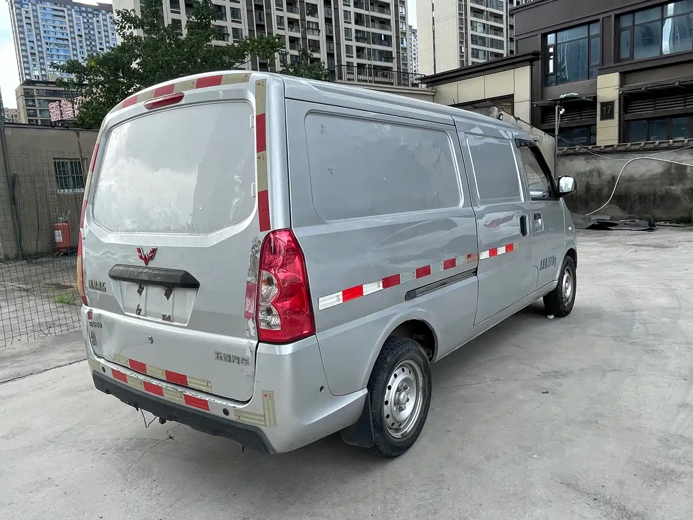 Wuling Motors Wuling EV50 2022 2021 Van Logistics Vehicle with Lishen 41.6kWh Tongyu Electronic Control