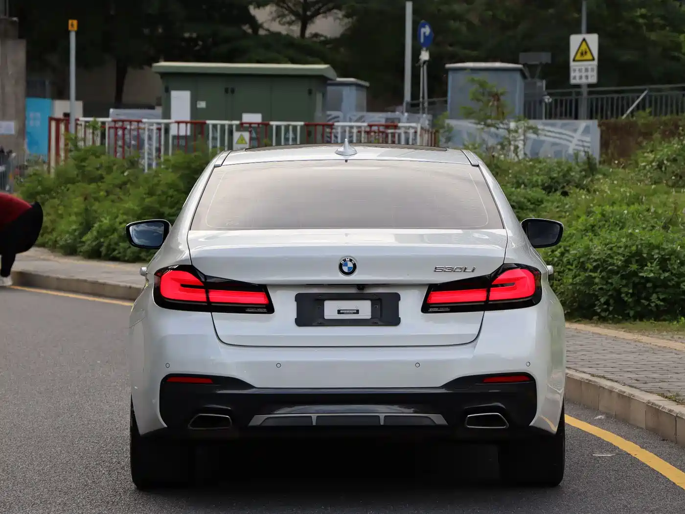BMW 5 Series 2022 530Li Exclusive M Sport Package фото 5