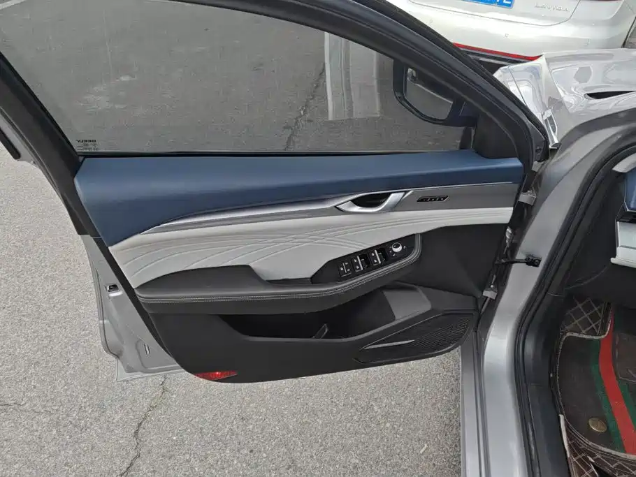 Фото 7 - Geely Preface