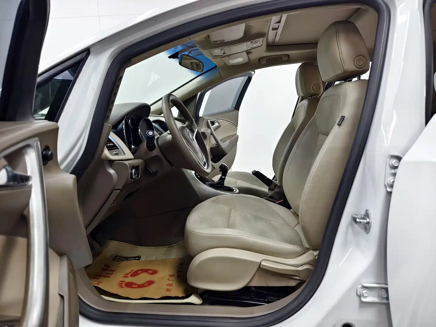 Buick Excelle 2013 Model GT 1.6L Manual Progressive фото 11