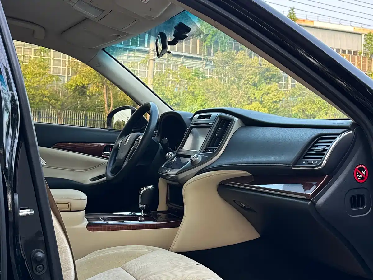 Toyota Crown 2015 2.0T Pioneer фото 15