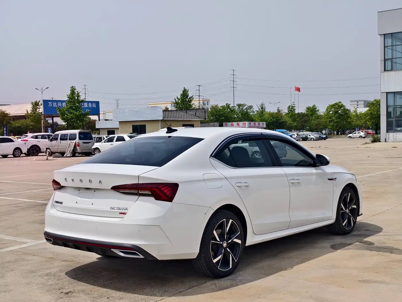 Škoda Octavia 2022 PRO TSI280 Luxury Edition фото 4