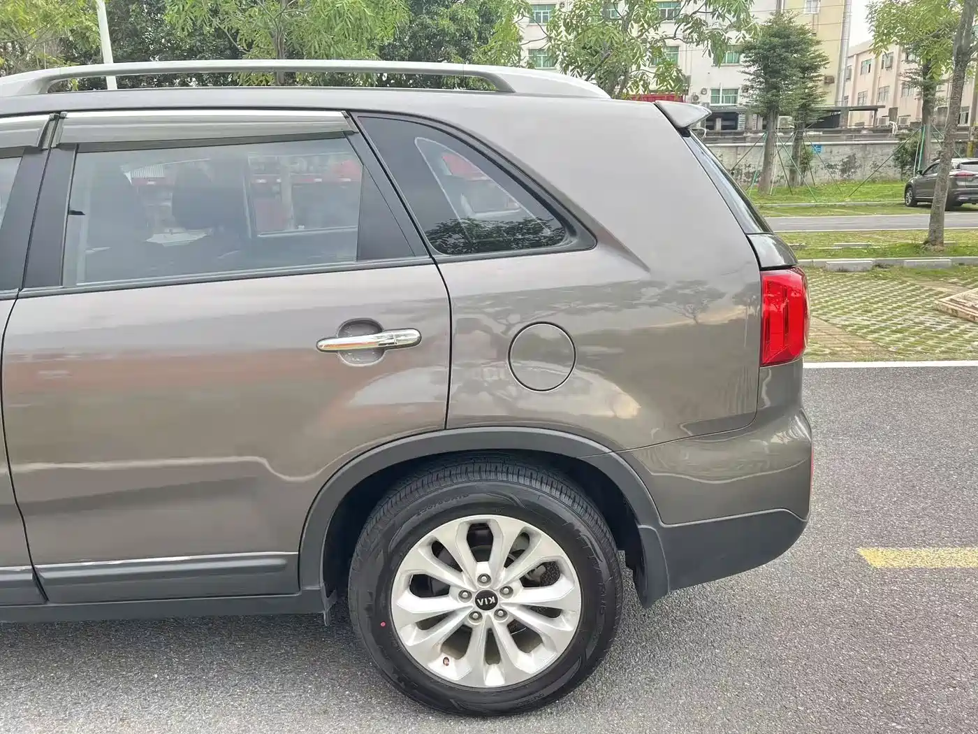 Kia Sorento 2012 2.4L Gasoline Luxury Edition фото 32