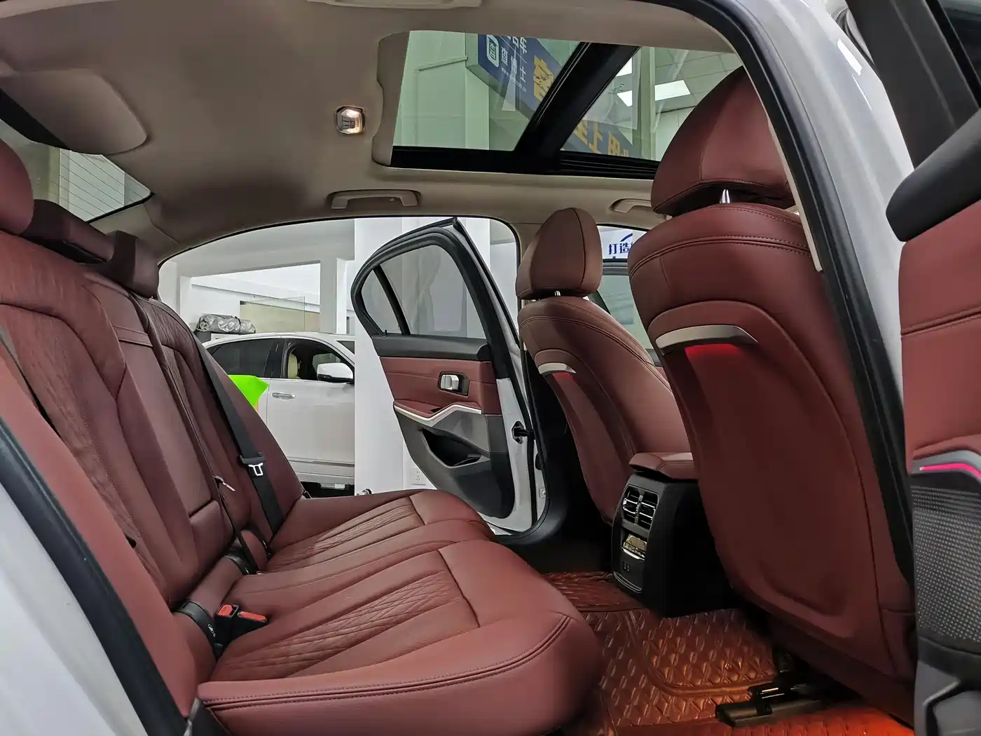BMW i3 2024 eDrive 35 L фото 6
