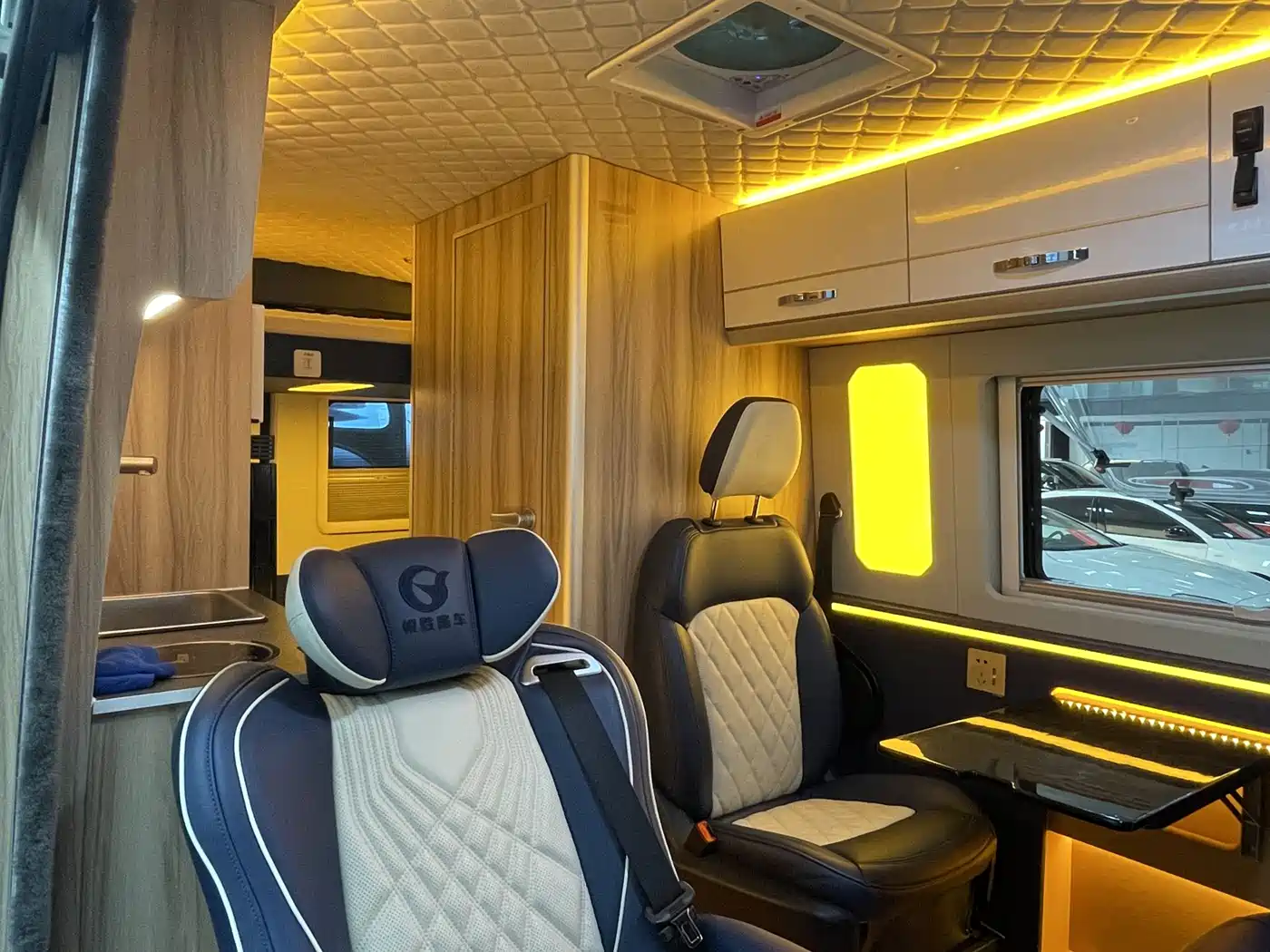 SAIC Maxus MAXUS V90 RV 2021 2.0T Travel Home V90 Self-Contained Class B RV Luxury Transverse Bed фото 26