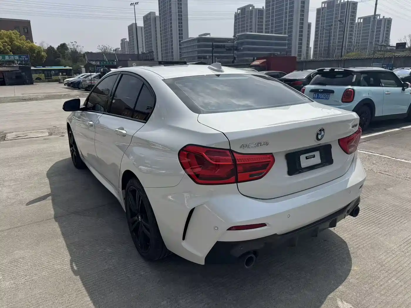 BMW 1-SERIES