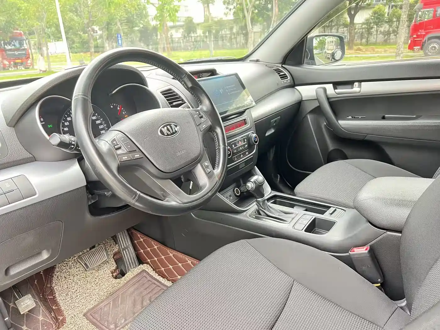 Kia Sorento 2012 2.4L Gasoline Luxury Edition фото 13