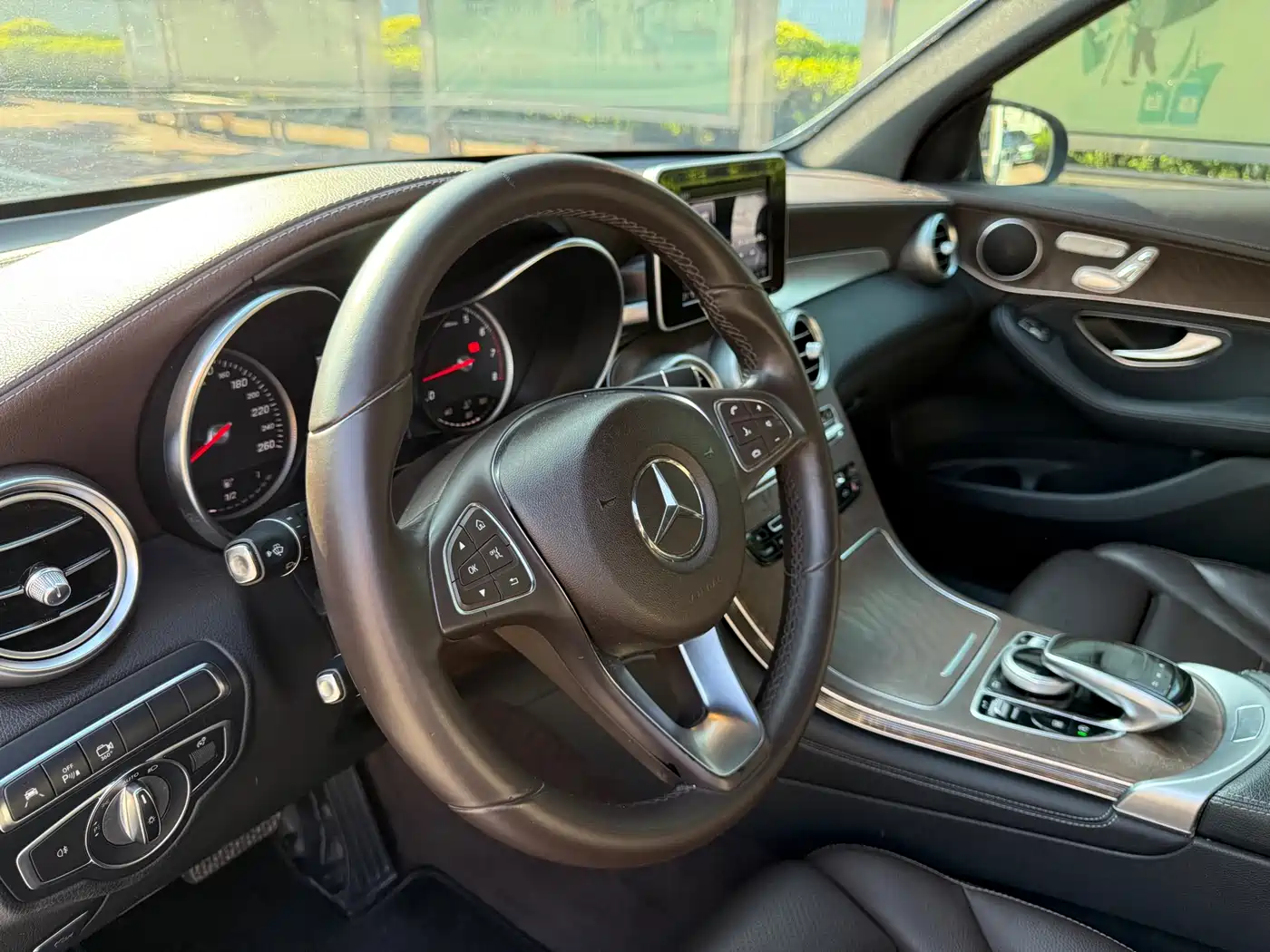 Mercedes-Benz GLC 2017 GLC 300 4MATIC Dynamic фото 4