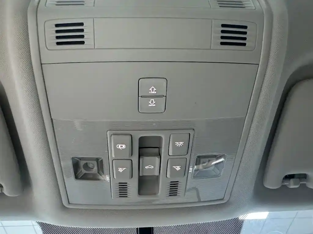 Volkswagen Tharu 2022 280TSI FWD Luxury Edition фото 14