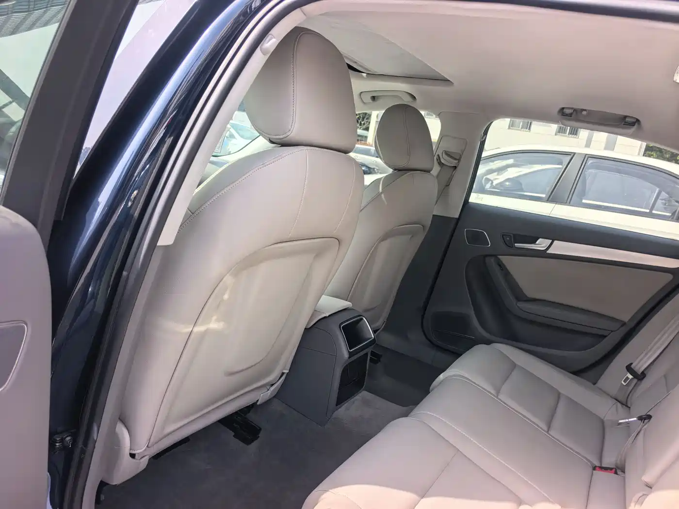 Audi A4L 2012 2.0 TFSI Automatic Luxury фото 14