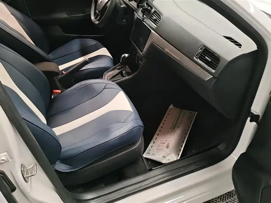 Volkswagen Lavida 2017 1.6L Automatic Trend Edition фото 8