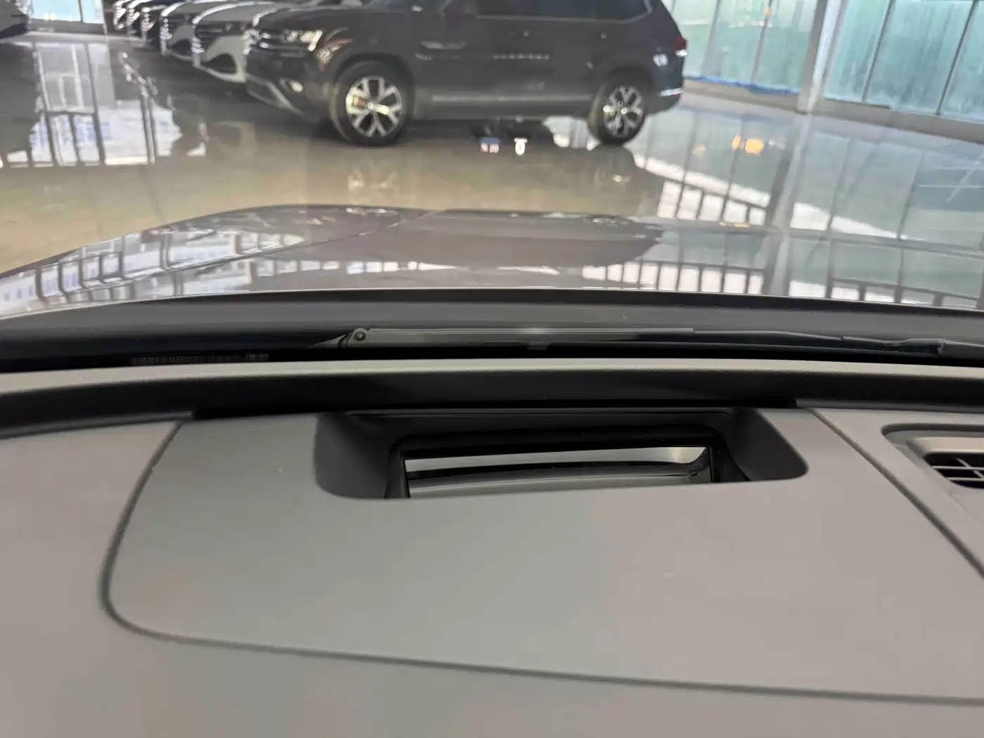 Volkswagen Passat 2025 Pro 380TSI Dragon Prestige Edition фото 6