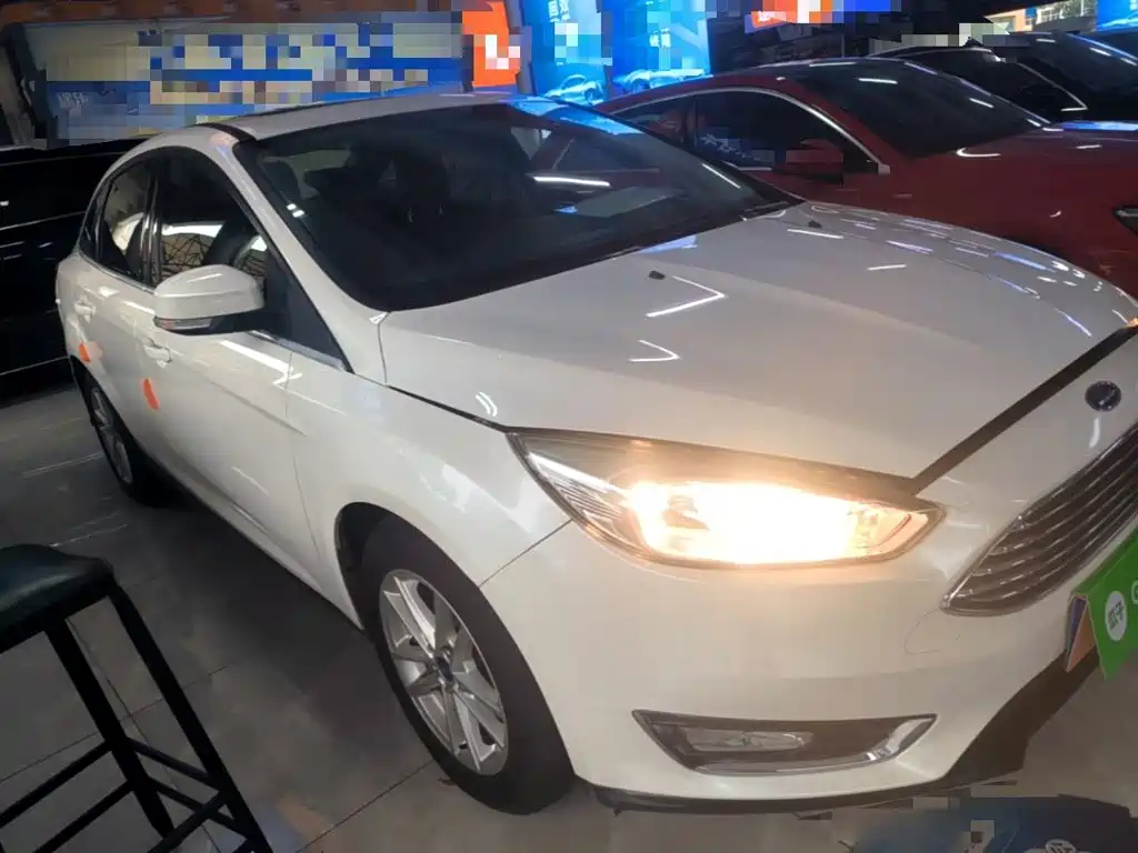 Фото 4 - Ford Focus