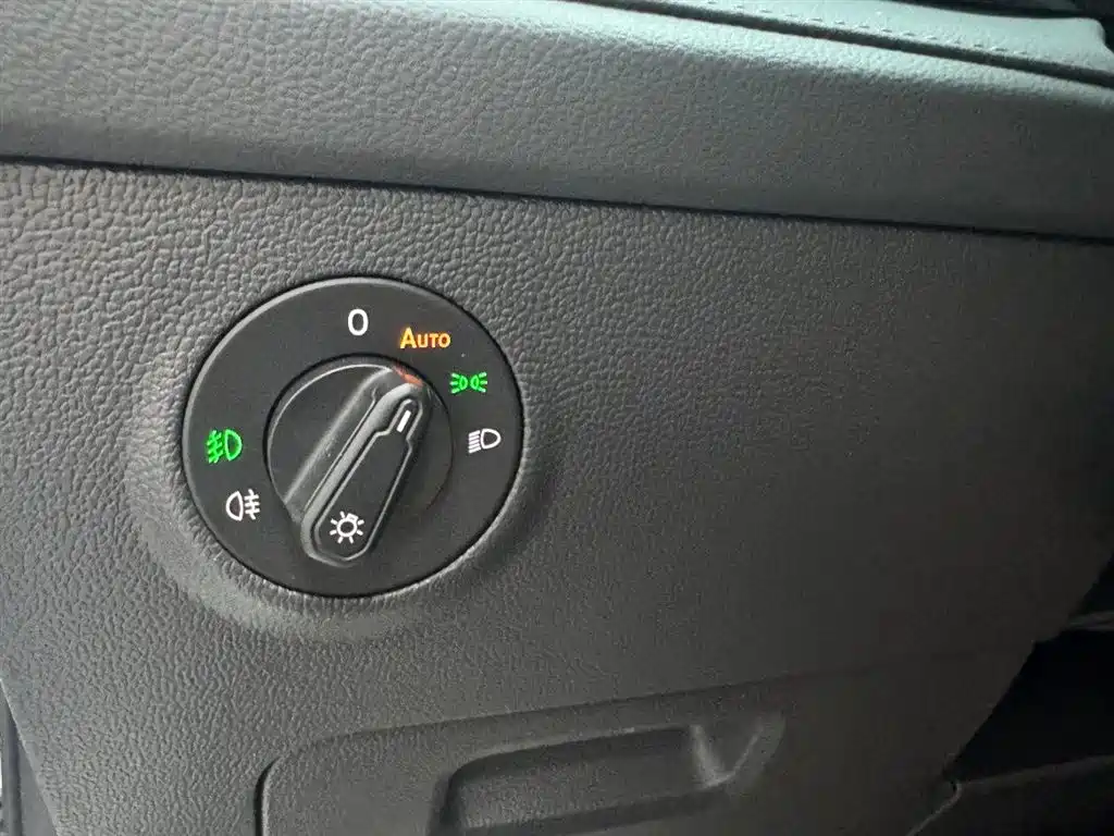 Volkswagen Tharu 2022 280TSI FWD Luxury Edition фото 16
