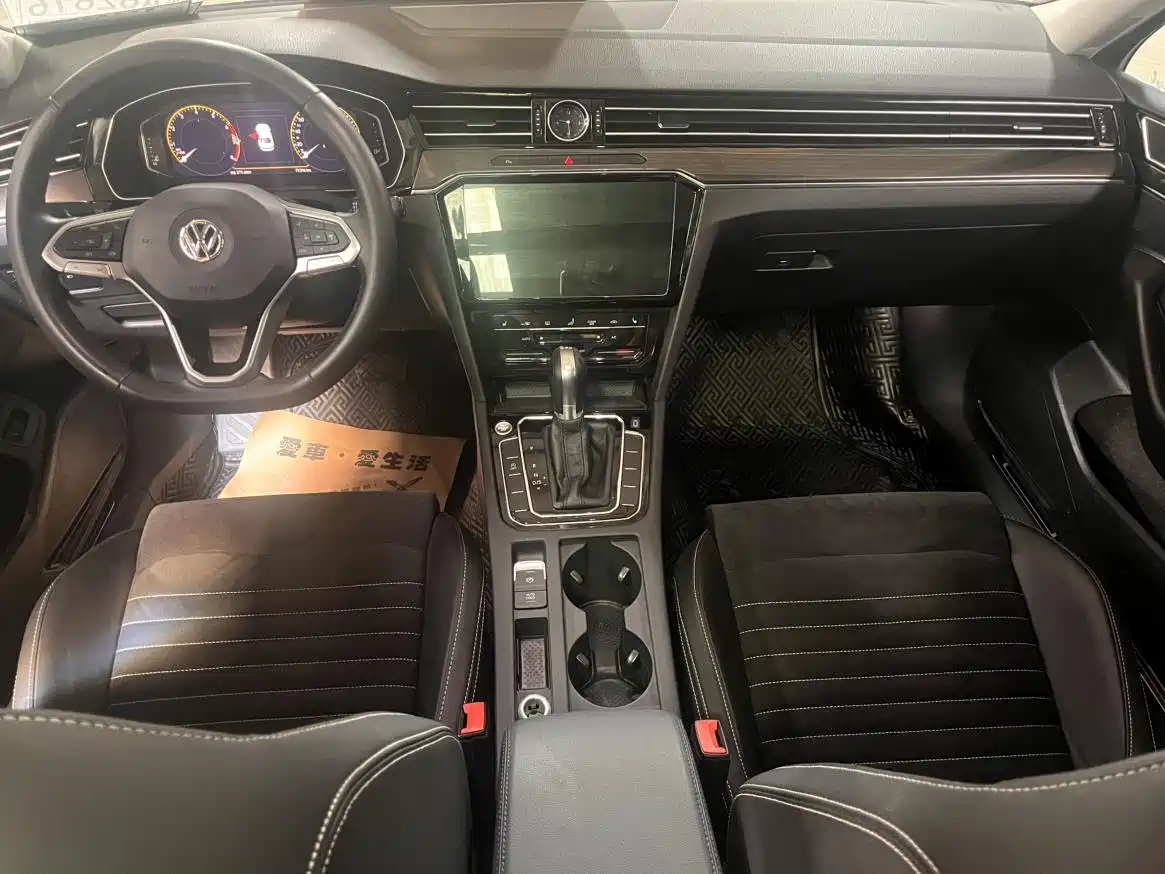 Volkswagen Magotan 2020 330TSI DSG Luxury фото 11