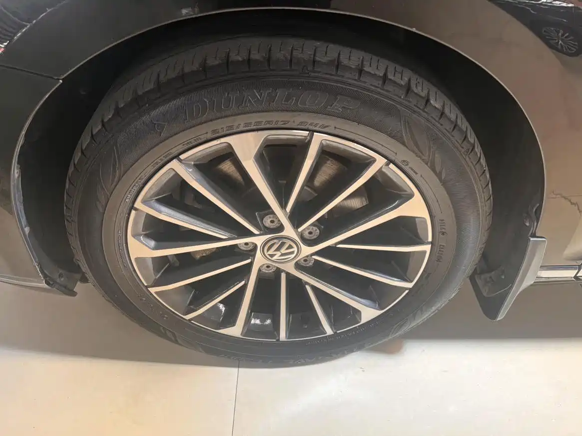 Volkswagen Magotan 2020 330TSI DSG Luxury фото 5